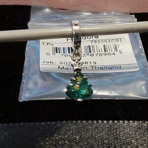 Authentic PANDORA STERLING SILVER SPARKLING CHRISTMAS TREE DANGLE 792983C01